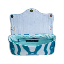 Load image into Gallery viewer, River Fulla Prayers